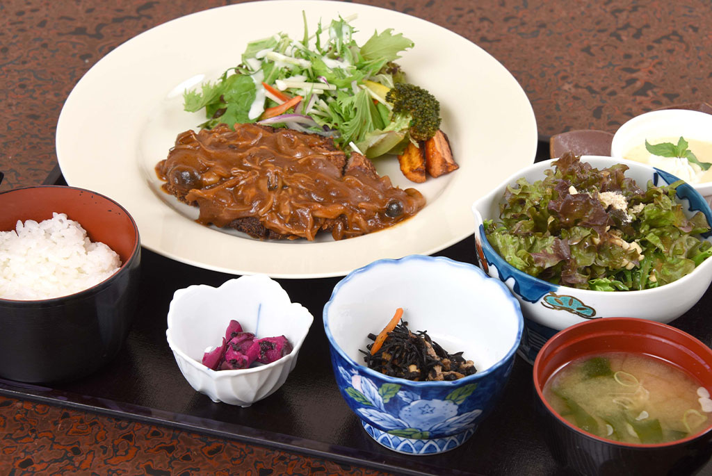 四季乃味 枕流亭(ちんりゅうてい)